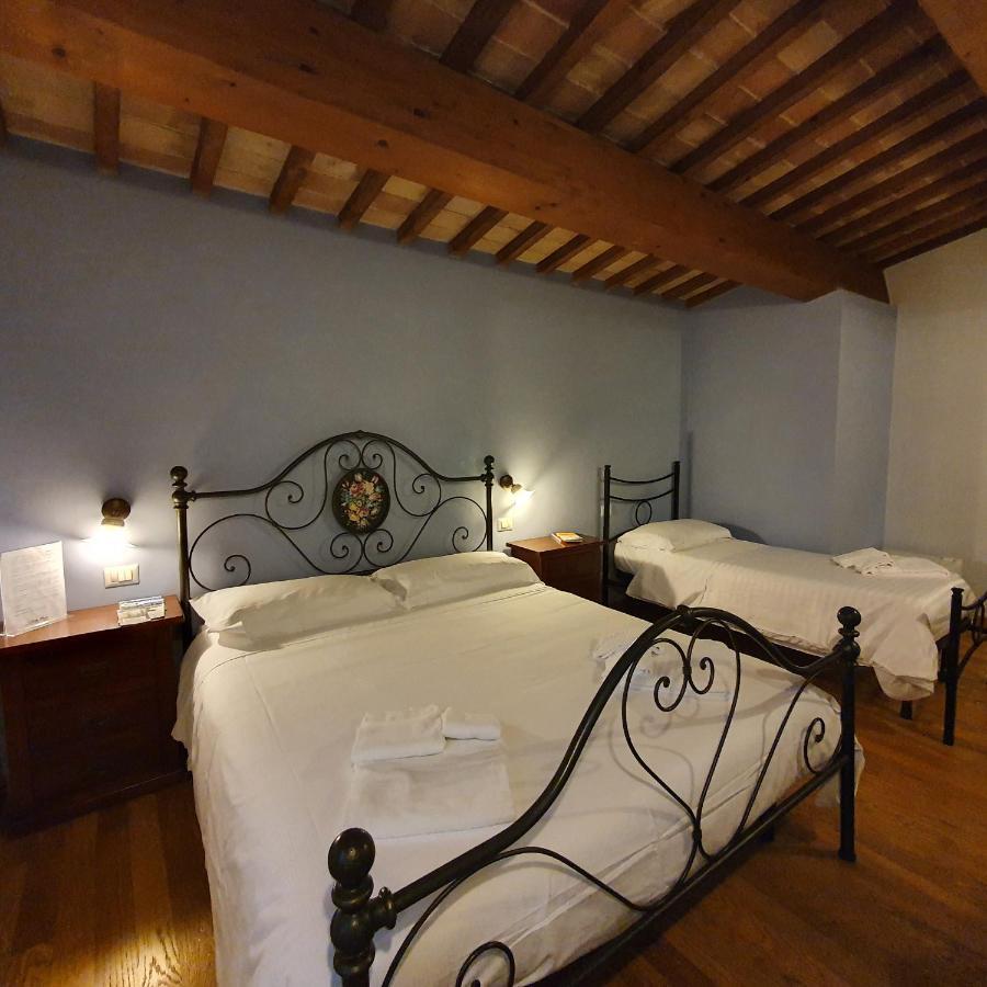 Pietra Maula Agriturismo Castelraimondo Exteriör bild