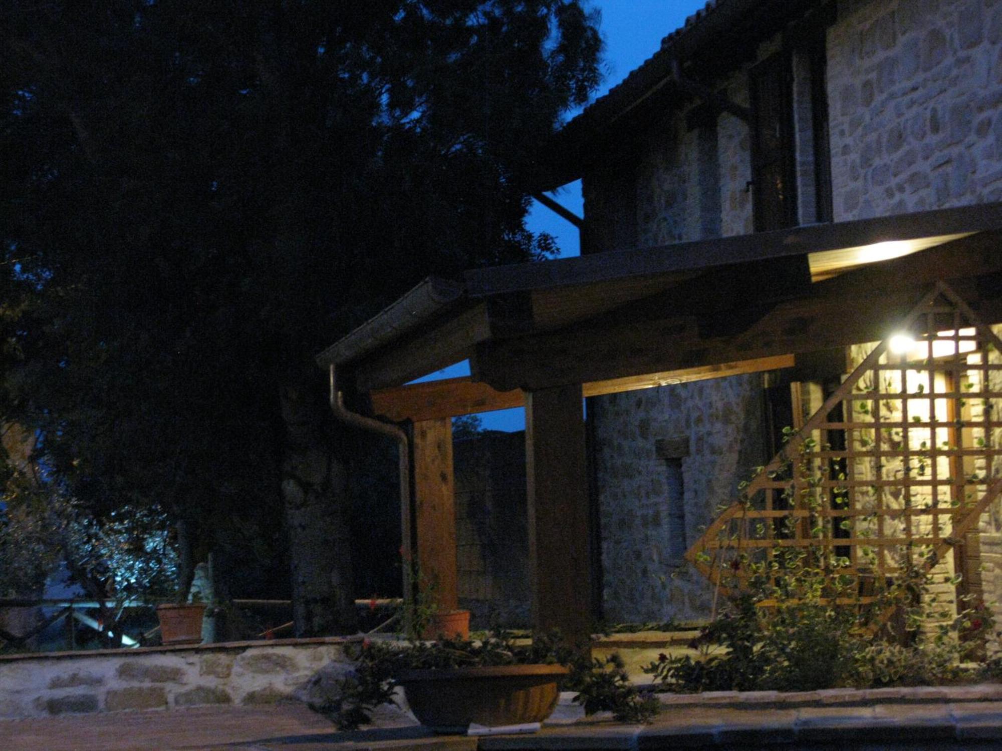Pietra Maula Agriturismo Castelraimondo Exteriör bild