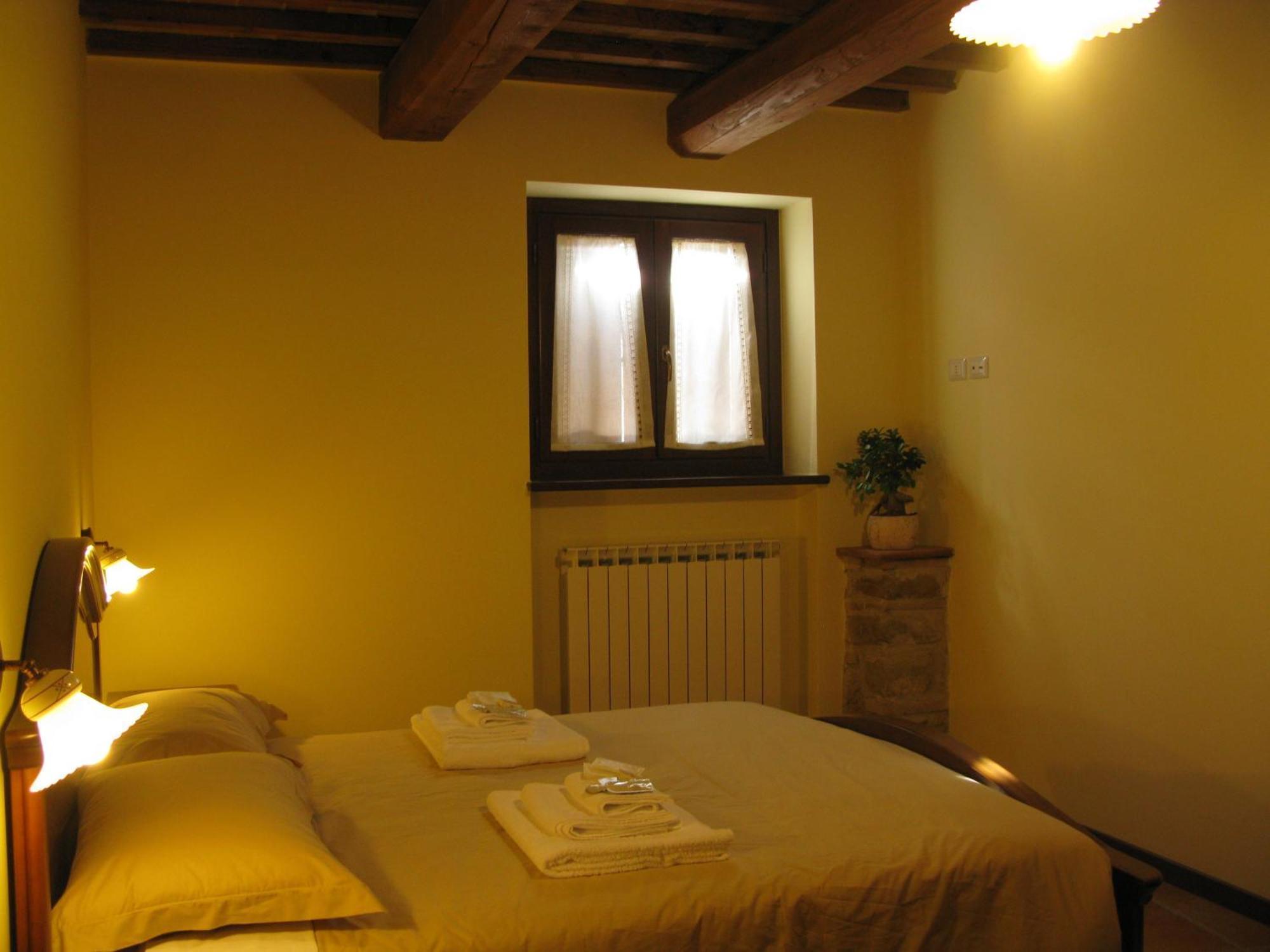 Pietra Maula Agriturismo Castelraimondo Exteriör bild