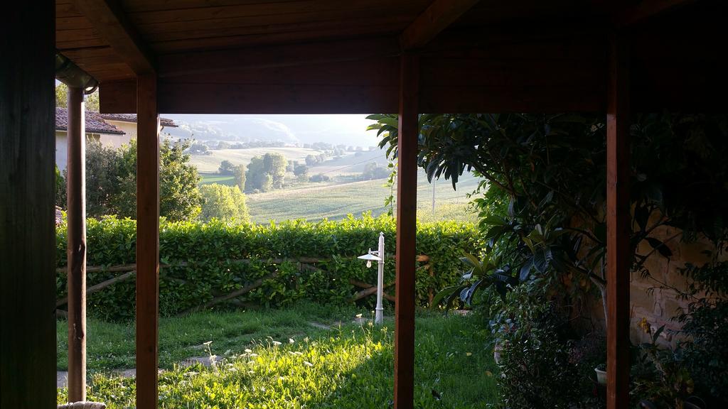 Pietra Maula Agriturismo Castelraimondo Exteriör bild